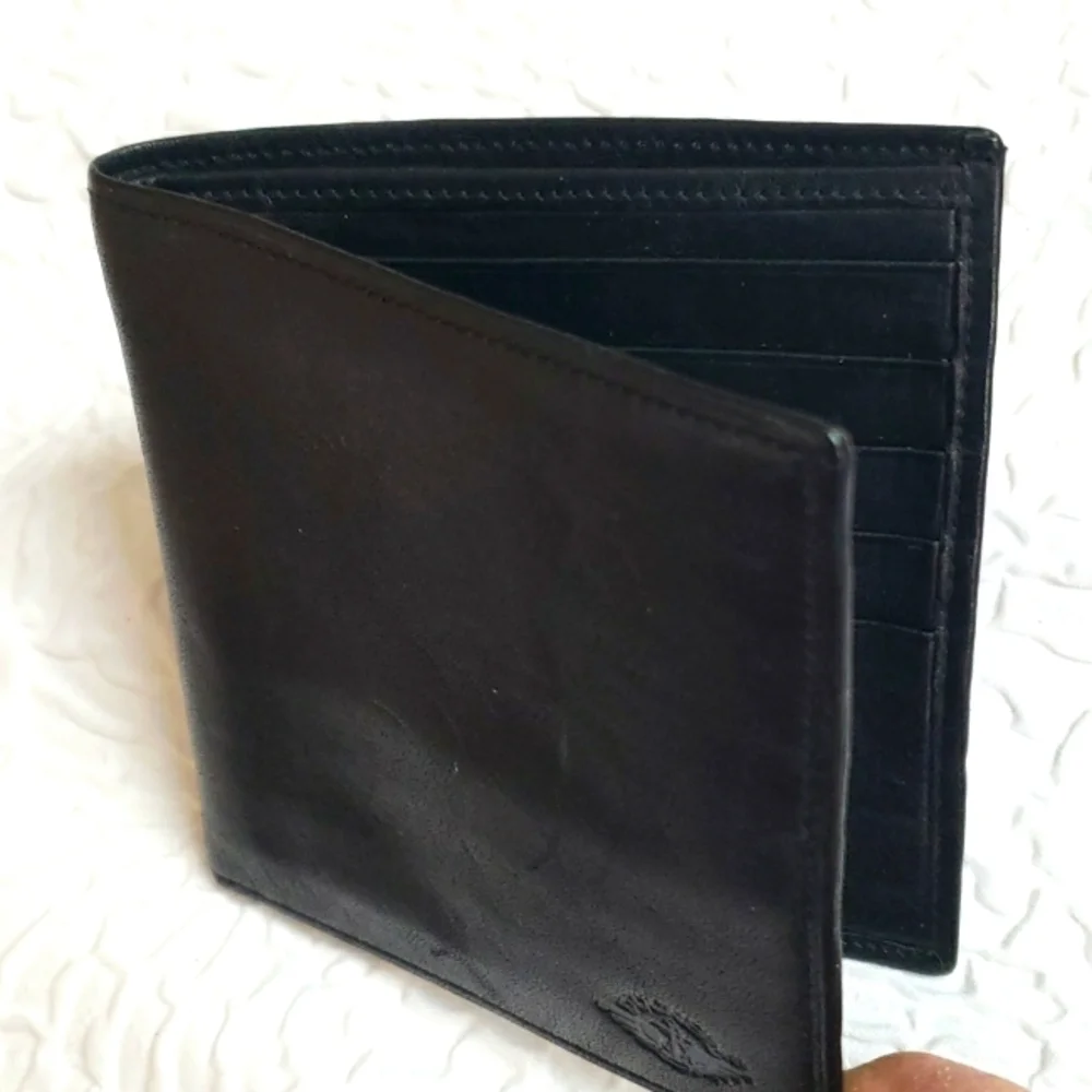 Docker Mens Fullgrain Leather black bifold square wallet. Size 4